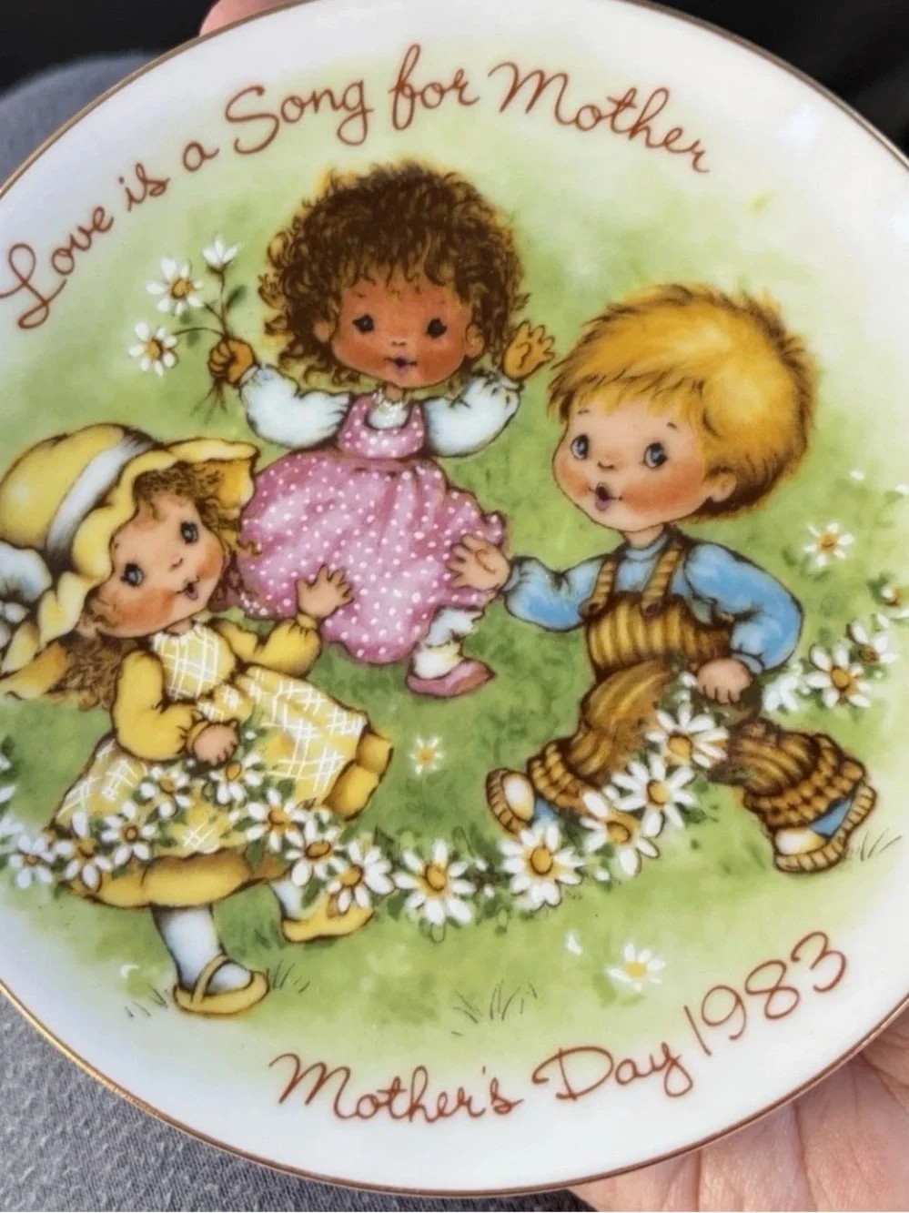 Avon 4 Collectible Decorative Plates - Green Accent 1980-84